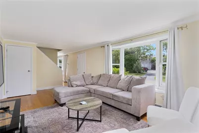 4 Maloney Lane, Middletown, RI 02842 - Photo 2