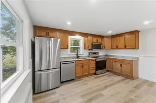 28 Plain St, East Providence, RI 02916 - Photo 8