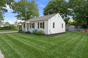 28 Plain St, East Providence, RI 02916 - Photo 2