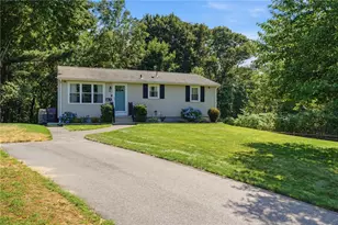 36 Mary Beth Dr, Warwick, RI 02886 - Photo 2