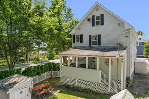 37 Remington St, Warwick, RI 02888 - Photo 2