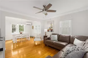 28 Wilbur Ave, Newport, RI 02840 - Photo 8