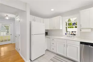 28 Wilbur Ave, Newport, RI 02840 - Photo 14