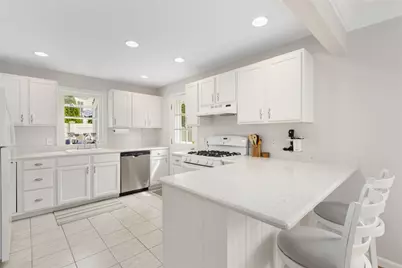 28 Wilbur Avenue, Newport, RI 02840 - Photo 12