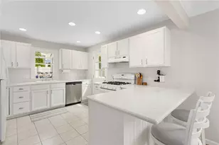 28 Wilbur Ave, Newport, RI 02840 - Photo 12