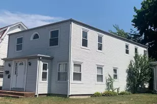 91 Sterling St, Pawtucket, RI 02860 - Photo 2