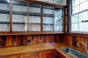 16 Elton St, Providence, RI 02906 - Photo 10