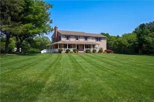 3 Courtney Ln, Hopkinton, RI 02832 - Photo 2