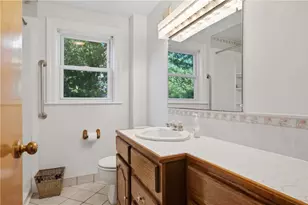 380 Angell Rd, North Providence, RI 02904 - Photo 14