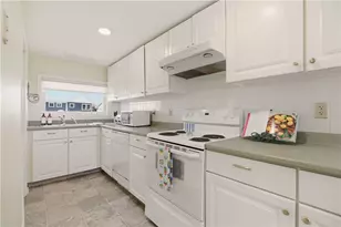 2 Stimpson St, Middletown, RI 02842 - Photo 10