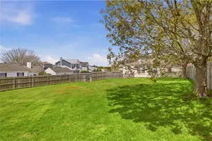 2 Stimpson St, Middletown, RI 02842 - Photo 16