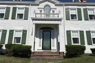 36 Underwood Dr, Pawtucket, RI 02860 - Photo 2