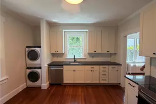 7 Caswell St, Newport, RI 02840 - Photo 6