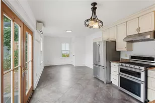 21 Elm St, Newport, RI 02840 - Photo 10