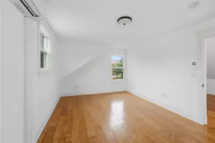 21 Elm St, Newport, RI 02840 - Photo 32