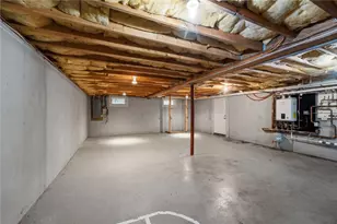 21 Elm St, Newport, RI 02840 - Photo 34