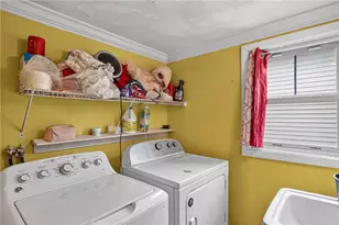 86 Summit Ave, West Warwick, RI 02893 - Photo 14