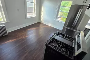 25 Brighton St, Providence, RI 02909 - Photo 14