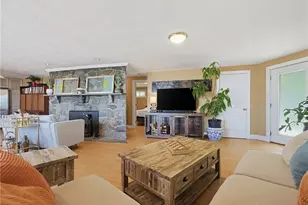 213 Seaside Dr, Jamestown, RI 02835 - Photo 10