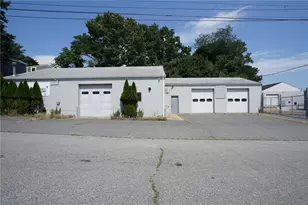 81 Macondray St, Cumberland, RI 02864 - Photo 4