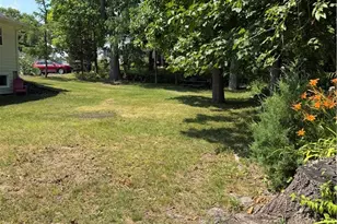 101 Iroquois Rd, Cumberland, RI 02864 - Photo 6