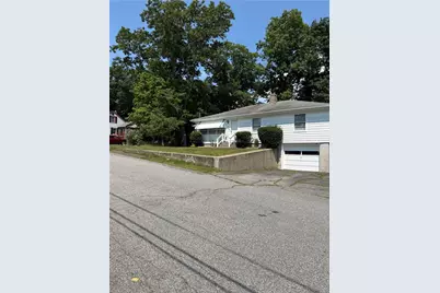 101 Iroquois Road, Cumberland, RI 02864 - Photo 2