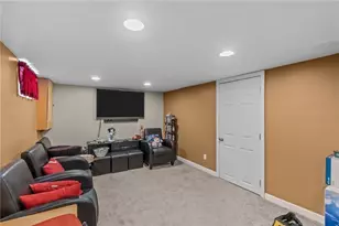 19 Annette Ave, Pawtucket, RI 02861 - Photo 24