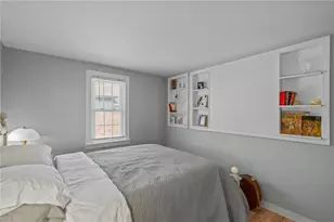 32 Houston Ave, Newport, RI 02840 - Photo 18