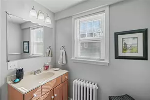32 Houston Ave, Newport, RI 02840 - Photo 24