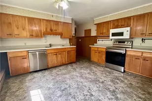 182 Highland St, Woonsocket, RI 02895 - Photo 8