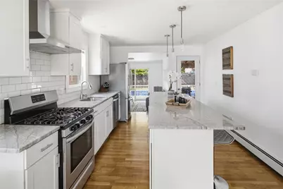 33 Sunset Terrace, Cranston, RI 02905 - Photo 4