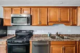 52 America St, Providence, RI 02903 - Photo 8