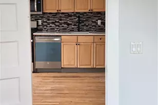 93 Bayview Ave, Bristol, RI 02809 - Photo 2