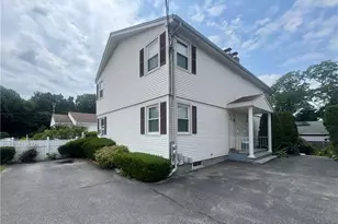 41 Harmony Dr, Providence, RI 02909 - Photo 2