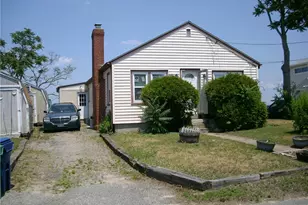 300 Shawomet Ave, Warwick, RI 02889 - Photo 2