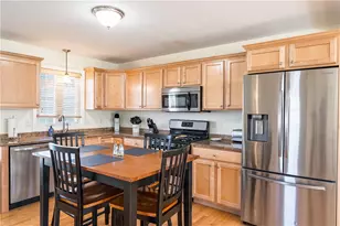 27 Streamview Dr, Cumberland, RI 02864 - Photo 12