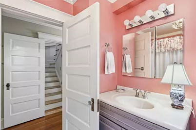 6 Brooks Avenue, Newport, RI 02840 - Photo 20