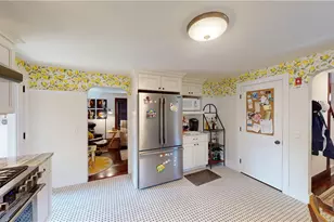 32 S Fair St, Warwick, RI 02888 - Photo 12