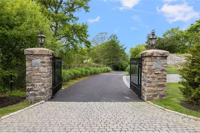 33 Beacon Hill Road, Newport, RI 02840 - Photo 32
