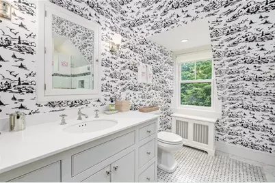 33 Beacon Hill Road, Newport, RI 02840 - Photo 22