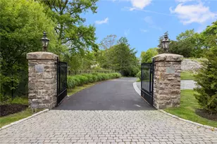 33 Beacon Hill Rd, Newport, RI 02840 - Photo 32