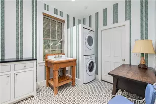 33 Beacon Hill Rd, Newport, RI 02840 - Photo 6