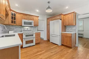180 Poppasquash Rd, Bristol, RI 02809 - Photo 12