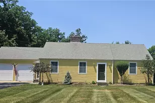 180 Poppasquash Rd, Bristol, RI 02809 - Photo 2