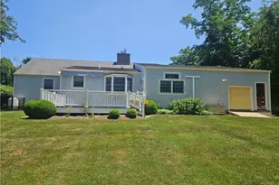 180 Poppasquash Rd, Bristol, RI 02809 - Photo 4