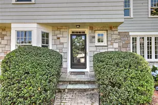 129 Fosdyke St, Providence, RI 02906 - Photo 2