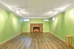 129 Fosdyke St, Providence, RI 02906 - Photo 36