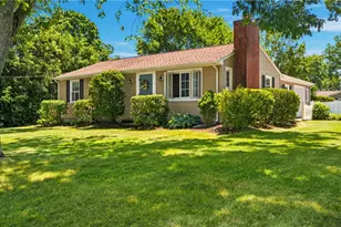1 Teakwood Dr, Cumberland, RI 02864 - Photo 2