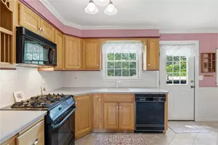 131 Taylor Rd, Portsmouth, RI 02871 - Photo 6