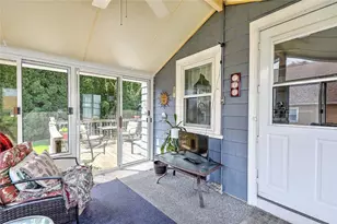 141 Cornell St, Cranston, RI 02920 - Photo 36